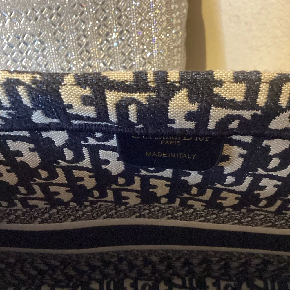 Fashion purse Black and Cream (not authentic)